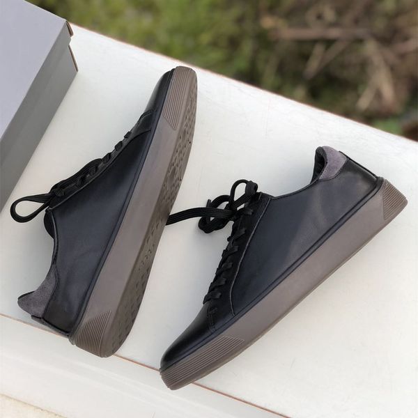 

2021 Leather + suede stitching men's casual shoes pure black lace up flat sneakers wear resistant rubber soles outdoor men's casual shoes, White