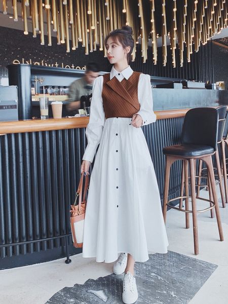 

white shirt skirt two-piece set for easy matching