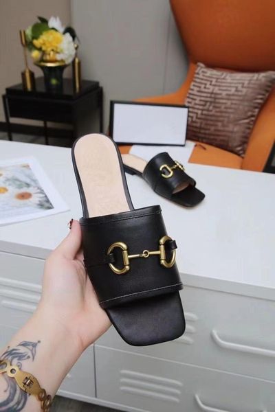 

2021 european classic luxury style women's slippers,fashion shoes sandals, gold horseshoe buckle leather, flat-soled, rubber bottom, Black