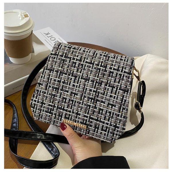 

messenger square new female red 2021 small trendy net western bag woven spring simple one-shoulder fashion ccdus