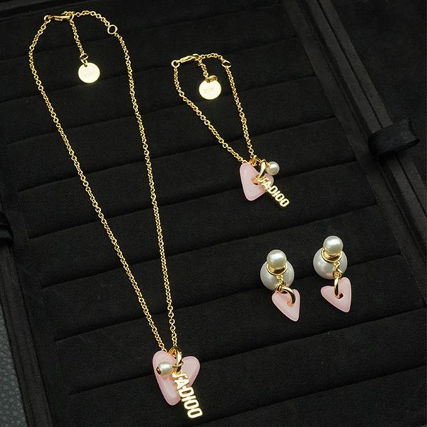 

design jewelry new pink love letter pearl necklace brass net red, Golden;silver