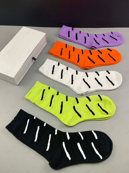 

women socks fashion letter pattern casual streetwear trendy women's hosiery 5 mix colors  high quality, Black;white