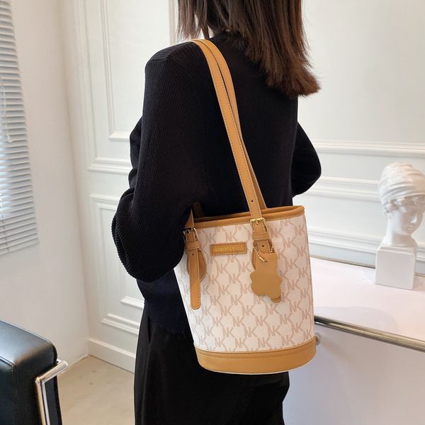 

bags korean pu large capacity bag women's fashion old flower tote one shoulder hand bucket bag