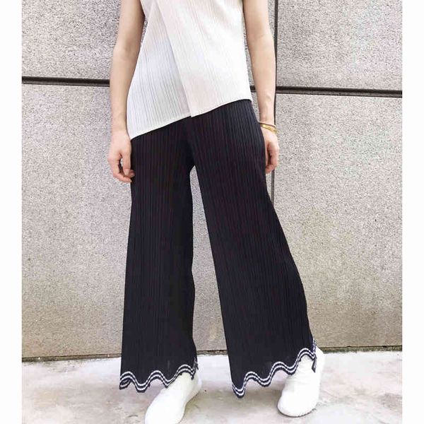 

dresses miyake fashion fine fold narrow side straight long wide leg pants, White
