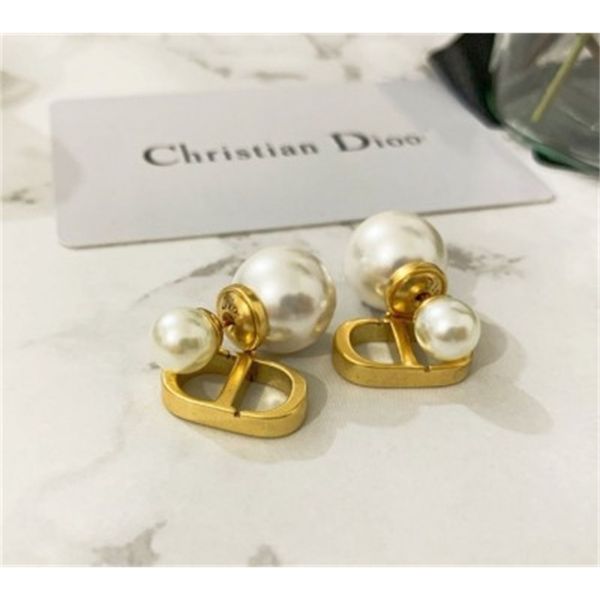 

family pearl 2020 new simple women's brass earrings, Silver