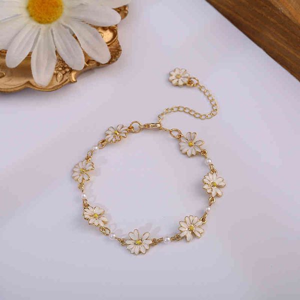 

korea individual character is melting originality designs contracted the bracelet of small pure and fresh woman, Golden;silver