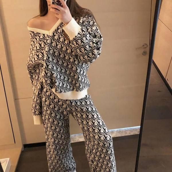 

winter women's two-piece pants letter v-neck printed knit suit fashion trend wide-leg pant, White