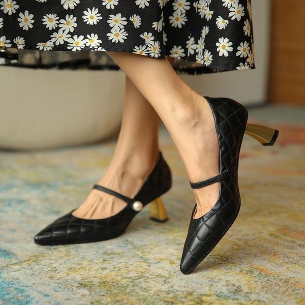 

dress shoes 2021 korean high heel single women's pointed temperament metal diamond fashion, Black