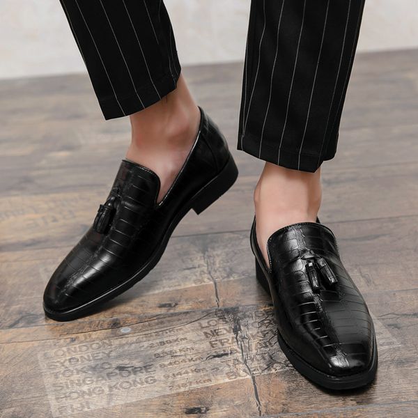 

45.46.47 size autumn brogue mens shoes korean style british one pedal hair stylist tide shoes pointed-toe slip-on tassel casual leather shoe, Black