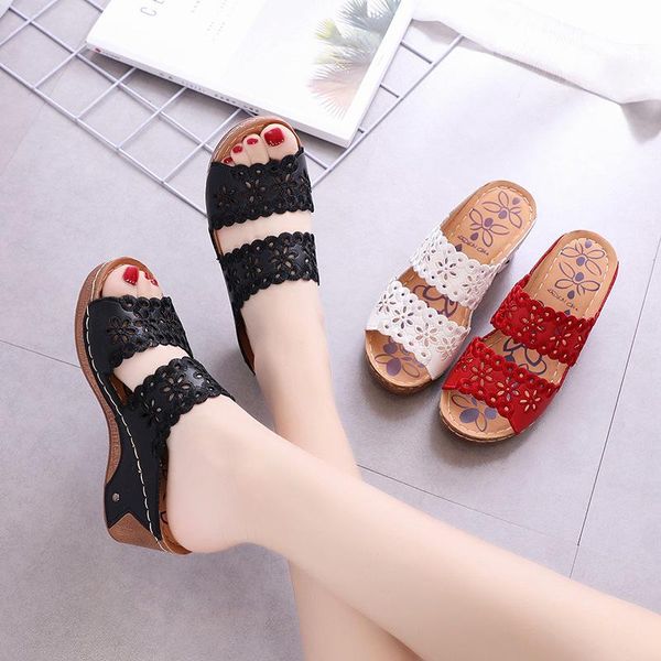 

slippers shoes med on a wedge woman's slides big size rubber flip flops fretwork heels 2021 hawaiian scandals pu basic fabric, Black