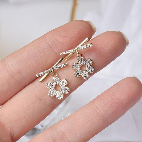 

romantic 14k real gold pierced flower stud earrings japanese&korea delicate jewelry zircon for women, Golden;silver