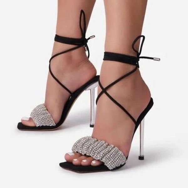 Sandálias 2022 Estilo Estilo Luxo Strass Mulheres Elegante Stiletto Salto Alto Gladiador Festa de Verão YTMTloy Borracha Sandalias