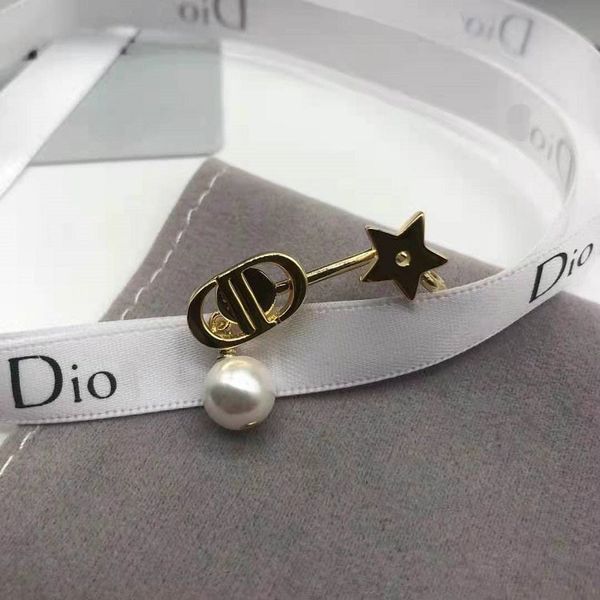 

70% off outlet online 2021 family five pointed star pearl single fashion earring silver needle, Golden