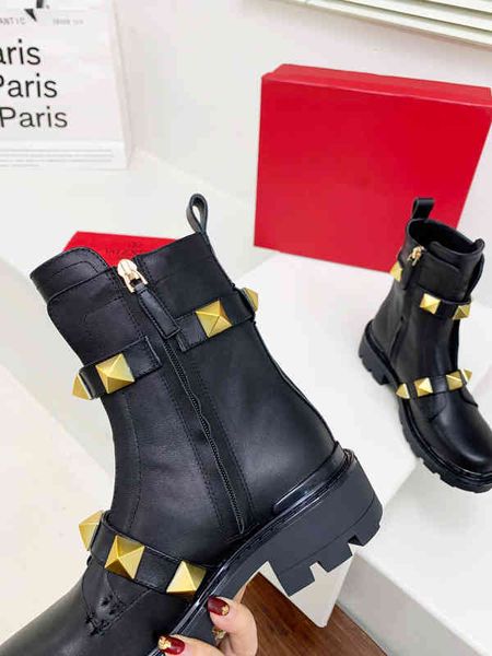 

boots roman stud women calfskin combat boot 40mm rubber sole with personalized relief design size 35-40 yyys, Black