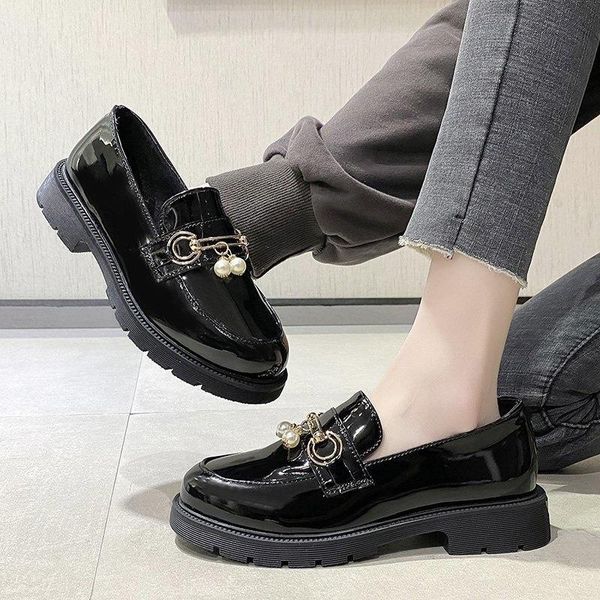 

dress shoes patent leather for female students in spring 2021, Black