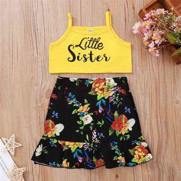 Sommer Säuglingsspielanzug Kleidung Riemen Brief Gelb Tops Rüschen Drucken Blumen Shorts Nette Mädchen 2 Stück Sets Baby Kostüm 1-5T 210629