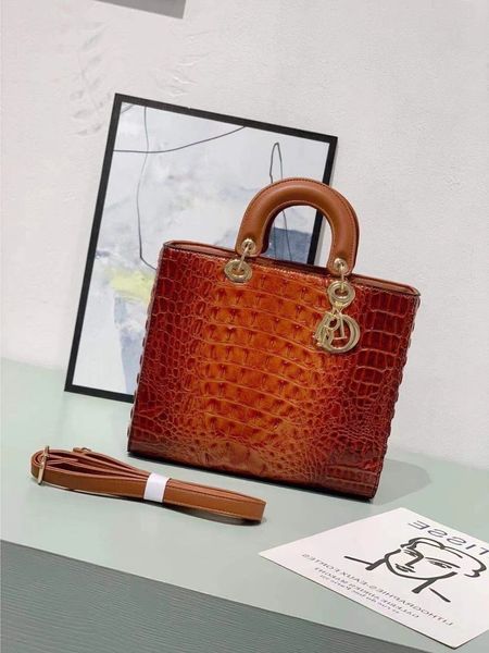 

bags2021 crocodile pattern digging bag middle princess hand women's