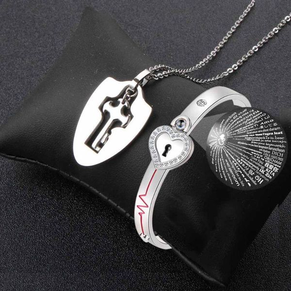 

pendant necklaces 100 languages projection love heart lock key couple bracelets lover choker stainless steel bangle jewelry, Silver