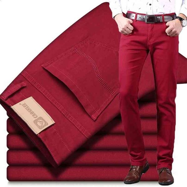 Весна и летнее мужское вино красные джинсы мода повседневная бутик бизнес прямые джинсовые растягивающие брюки брюки 210716