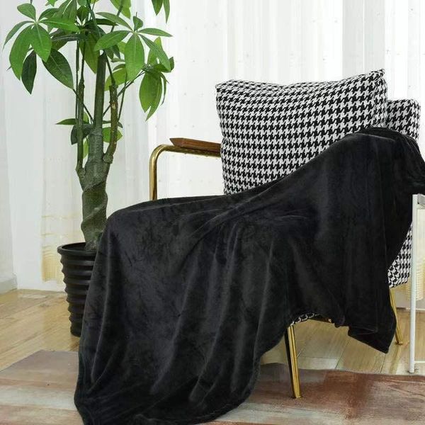 

blankets luxury four seasons fashion nap blanket color velvet letter brand sofa bed soft skin-friendly warm