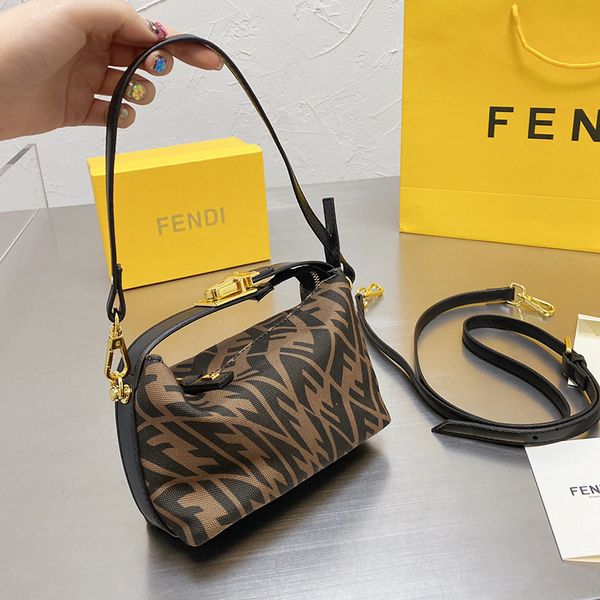 

75% off luxury handbag 2021 new leather vintage lunch box pillow mini bento dog walking bag n2si