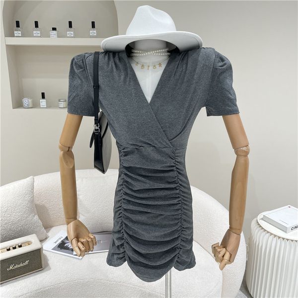 

female spring summer 2021 niche design fashion sleeve temper with v dress cleavage, Black;gray