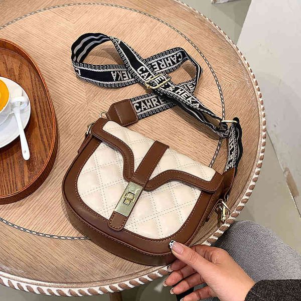 

2022 factory wholesale new contrast color small bag women's autumn and winter fashion versatile one shoulder messenger bag rhombic latt