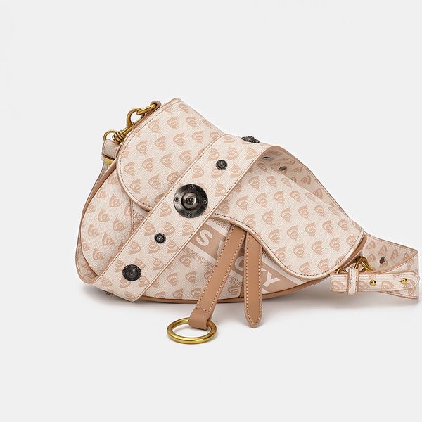 

design jewelry fashion graffiti saddle autumn and winter new love printing advanced sense single shoulder diagonal bag women 01