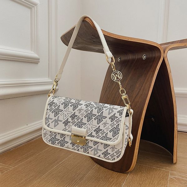 

handbag 2021 autumn trend small square bag chain word lock single shoulder fashion foreign style messenger, Black;red