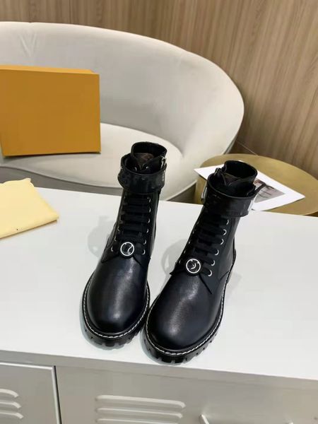 

autumn and winter new women's round head old flower thick heel high heel boots printed lace up thick high heel and lace leather ankle b, Black