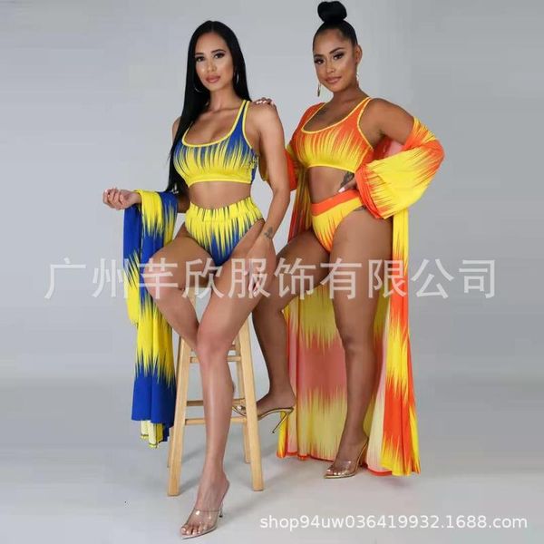 

2021 swimsuit 1006 printed split triangle bikini three piece set, Red;black