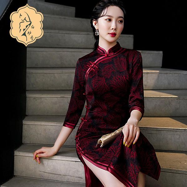 

ethnic clothing red slanted-breasted cheongsam banquet dress with a retro stand-up collar chinese traditional dipao