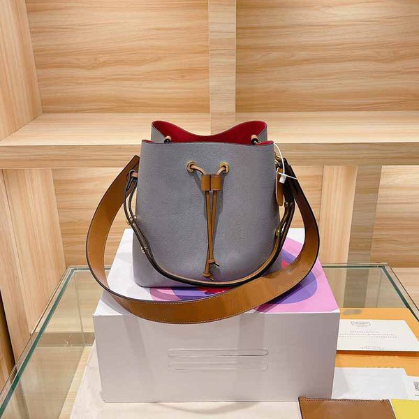 

handbag women luxurys designers bags 2021 crossbody bag drawstring bucket genuine leather hollow out letter flower gold hardware detachable