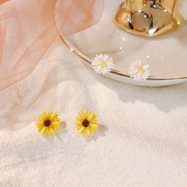 

dangle & chandelier small fresh earrings female temperament daisy ins net red hyuna style trendy, Silver