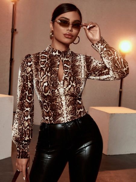 

sxy snakeskin print keyhole neck blouse c7yr#, White
