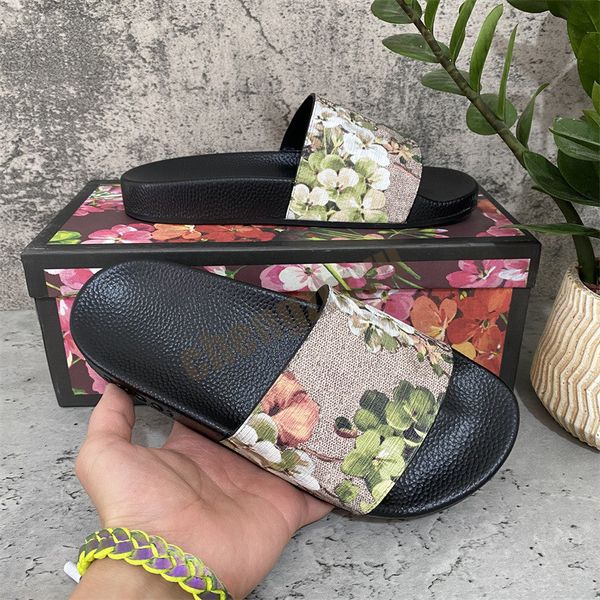 

2022 womens men slides summer slippers beach indoor flat sandals flip flops sandal with box eur36-46, Black