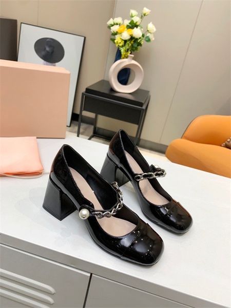 

2021 red bottom heels dust bag women dress shoes round pointed toes bottoms spikes vintage high heels luxurys designers sneakers size35-40, Red;white