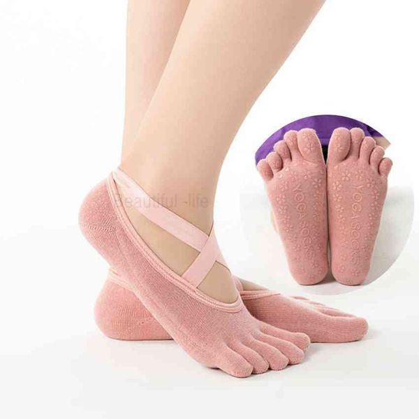 

cotton women's non slip sports socks, breathable round head yoga pilates, ballet dance,, Black;white