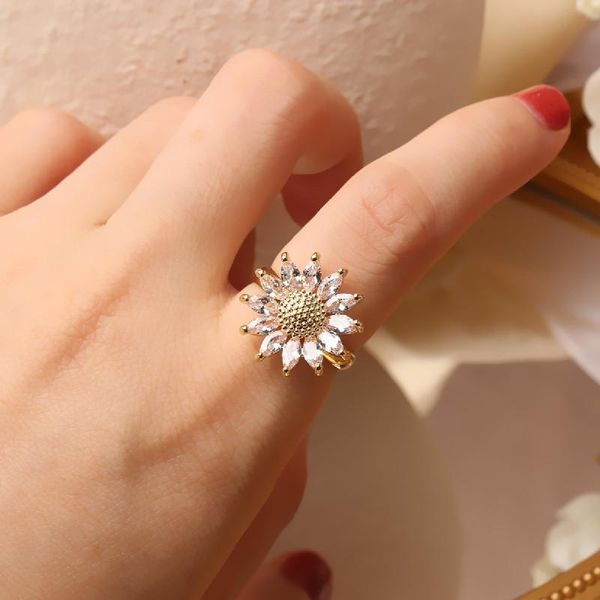 

cluster rings 2021 korean design fashion jewelry exquisite copper inlaid zircon daisy flower female open adjustable index finger ring, Golden;silver