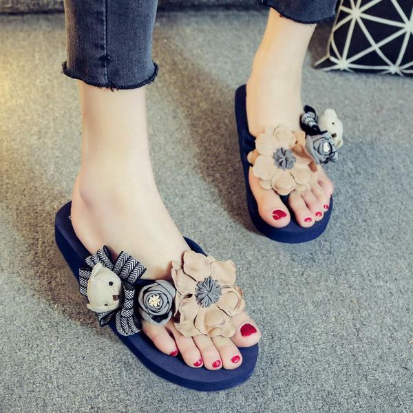 

beach shoes slippers flat low slides flower slipers women rubber flip flops sabot 2021 hawaiian hoof heels pu rome basic fabric, Black