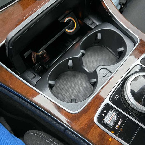 New Car Front Chere Console Water Tither Insert Frame para Mercedes-Benz C-Class W205 E-W213 A2056800691