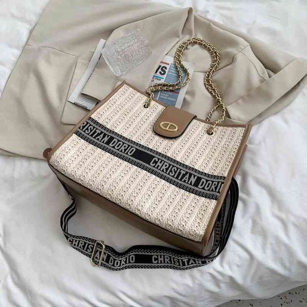 

2022 factory wholesale new woven chain one shoulder women's summer versatile net red messenger small square, Black;red