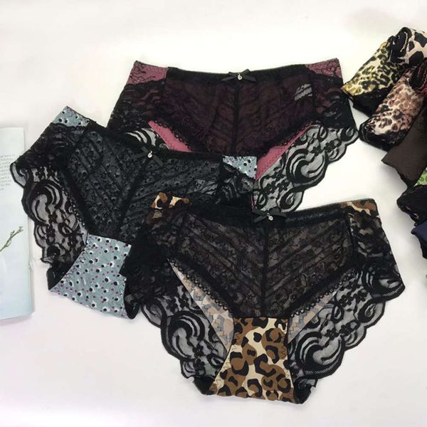 

lace medium waist large print breathable traceless briefs women, Black;pink