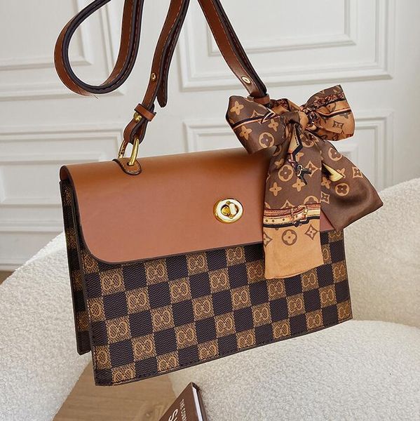 

factory sales women leathers shoulder bags elegant brown printed handbag large capacity fashion leather handbags clamshell ribbon bow ladies, Black;red