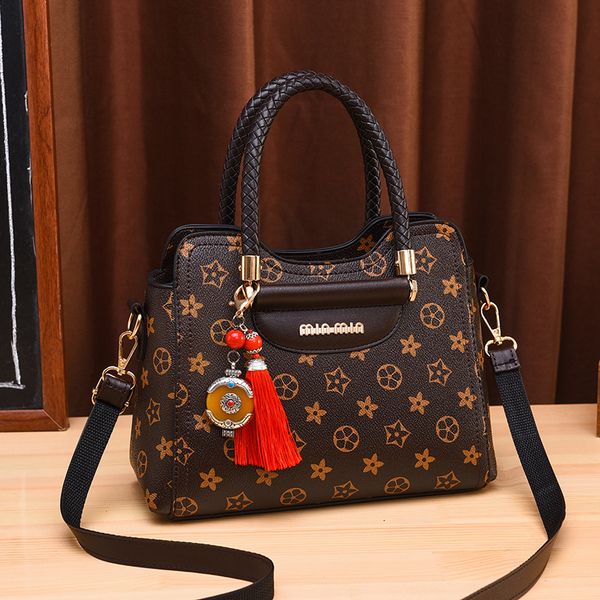 

messenger bagskorean 2021 bucket hand summer fashion versatile women's one shoulder messenger bag