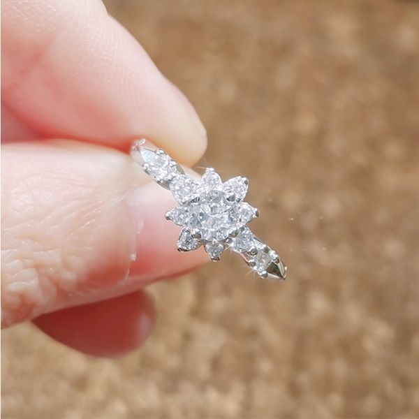 

chic sun flowers ring 925 silver wedding daily wear jewelry for women 4.5mm cubic zircon inlay anel gift j-058, Slivery;golden