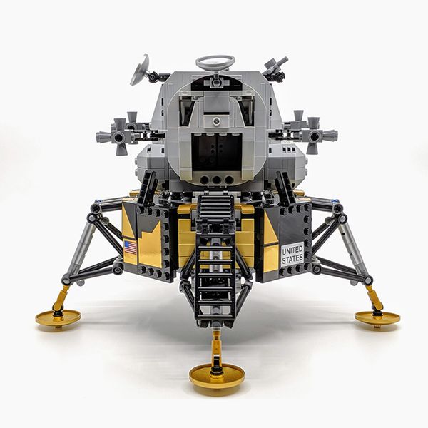 

69720 hero block series aircraft aviation lunar module 1112pcs building blo1977