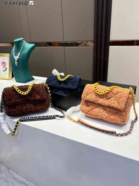 

woolen folding gift box packaging 19 series one shoulder handbag size 25*16cm