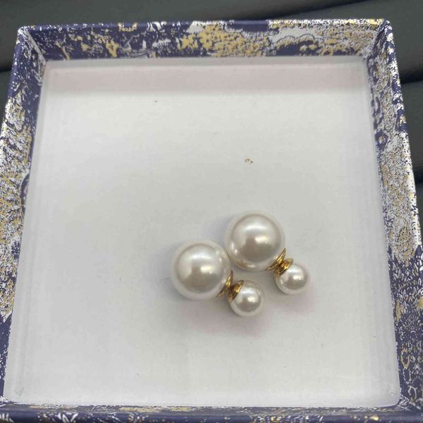

designer jewelry size pearl simple and generous earrings, Golden
