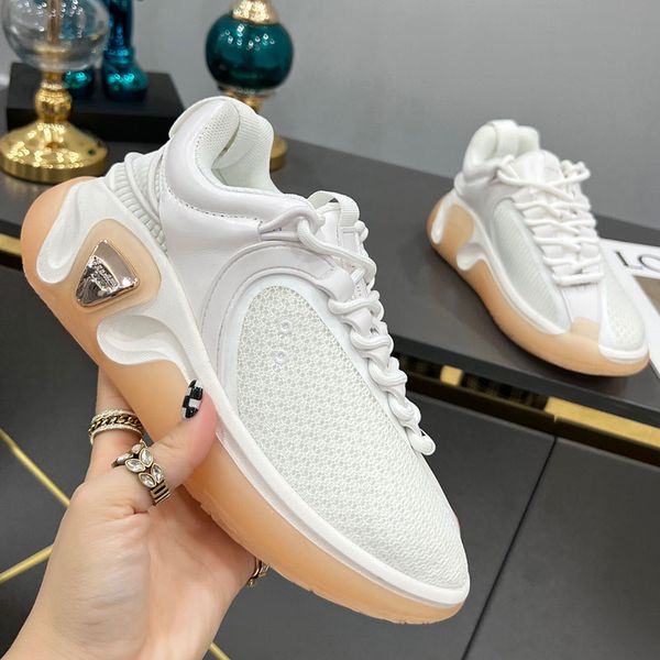 Sapatos esportivos femininos masculinos de designer 2022 Nova cor Moda Clássico Tendência Casal Sapatos casuais Preto e branco Tênis de condução ao ar livre Tamanho 35-45